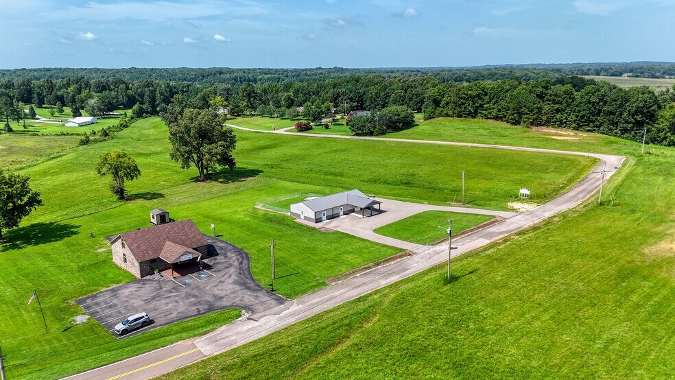 63 Wallace Ln, Yuma, TN à vendre - Photo de l’immeuble – Image 3 sur 27