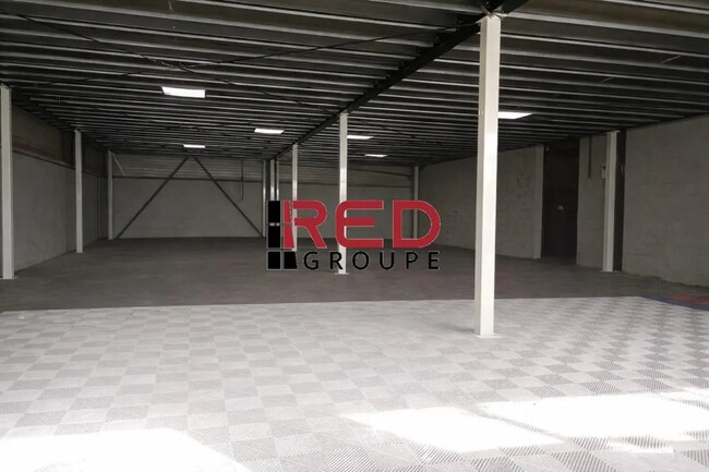 Plus de détails pour Local commercial à louer