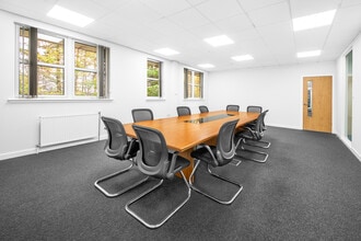 9 Deer Park Ave, Livingston à louer Photo intérieure– Image 2 sur 3