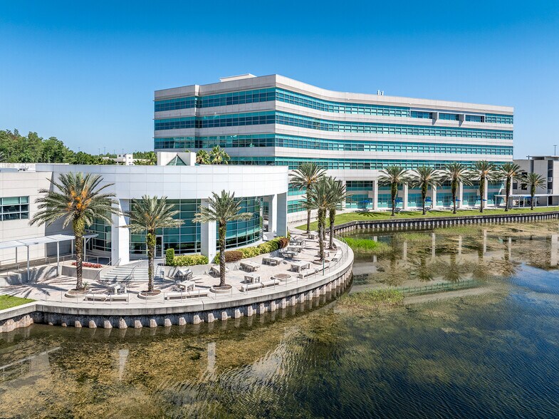 8125 Highwoods Palm Way, Tampa, FL à vendre - Photo de l’immeuble – Image 2 sur 20
