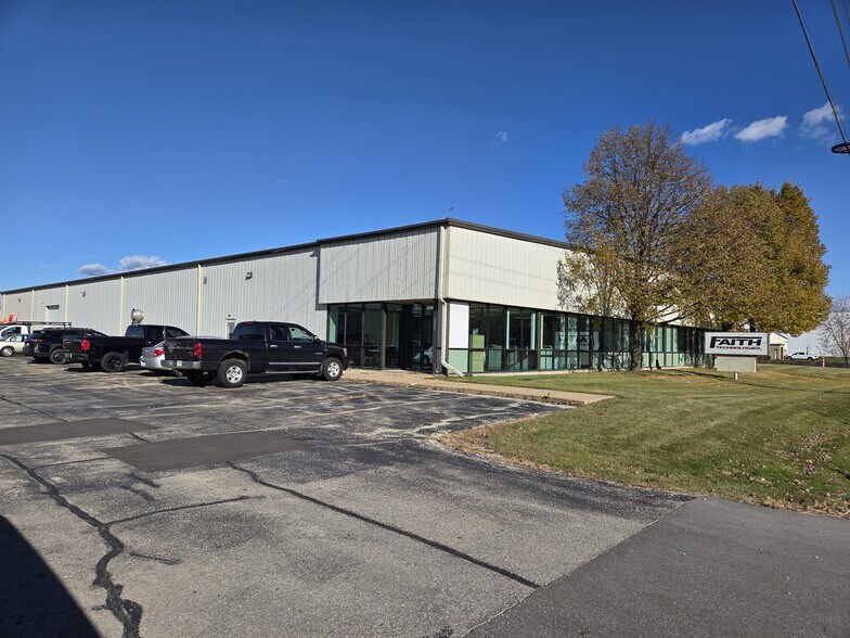 2146-2140 W Pershing St, Appleton, WI à vendre - Photo principale – Image 1 sur 1