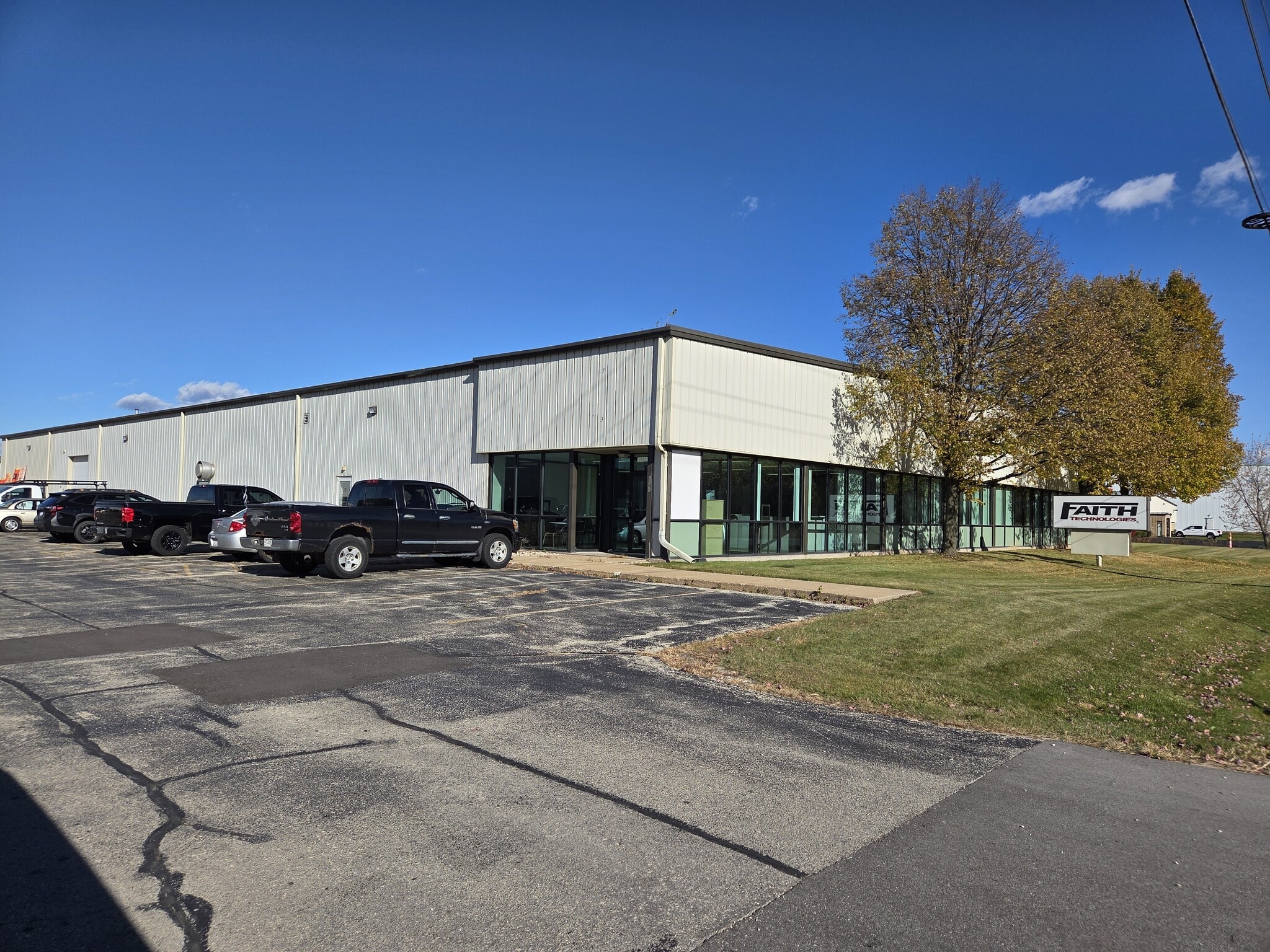 2146-2140 W Pershing St, Appleton, WI à vendre Photo principale– Image 1 sur 2