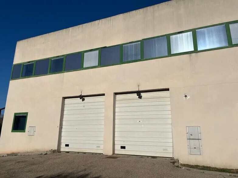 Local d'activités dans Les Pennes-Mirabeau à vendre - Photo de l’immeuble – Image 2 sur 13