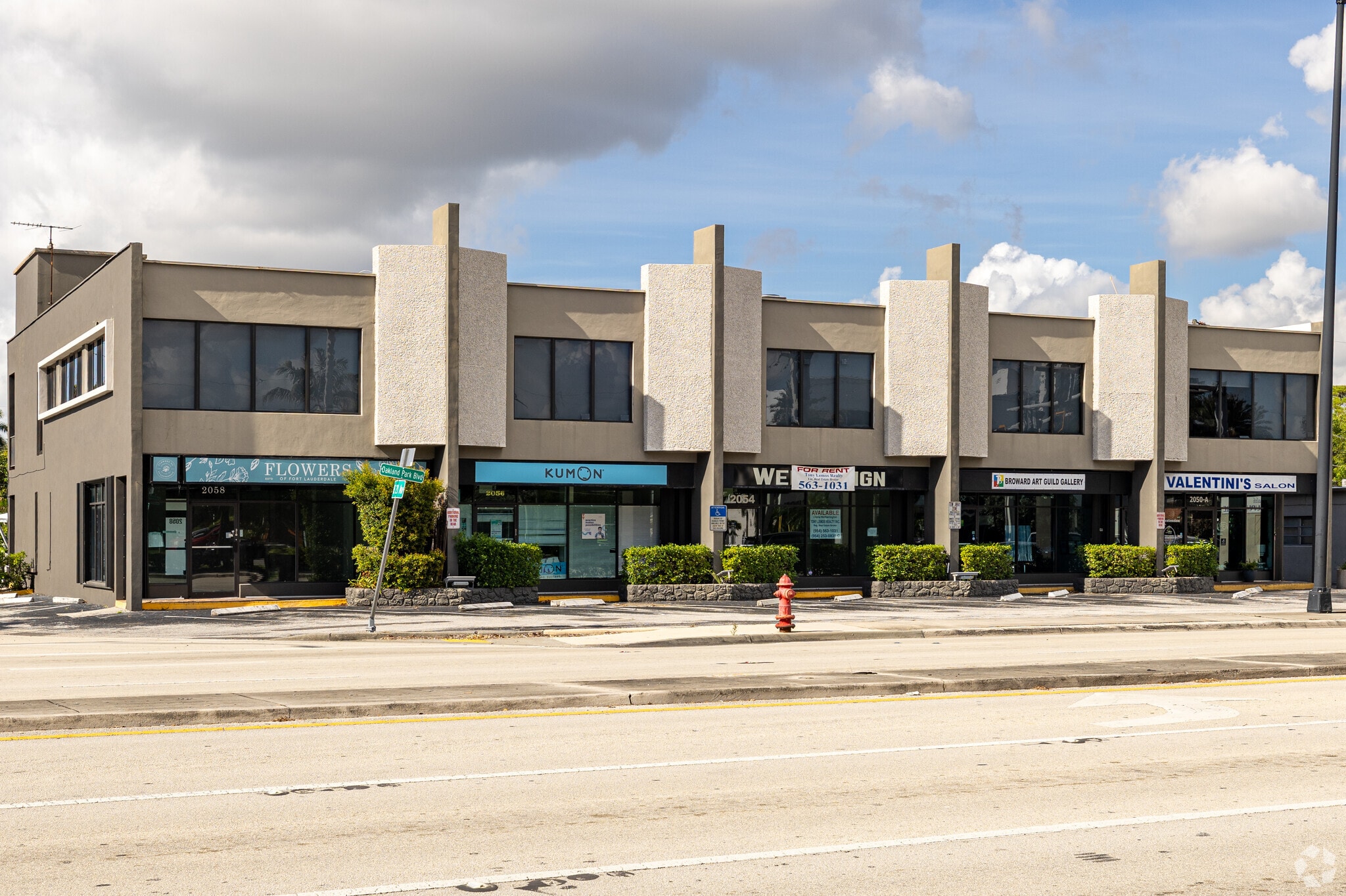 2050-2058 E Oakland Park Blvd, Fort Lauderdale, FL à louer Photo principale– Image 1 sur 4