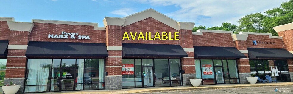 26W285 Geneva Rd, Wheaton, IL à louer - Photo de l’immeuble – Image 2 sur 13