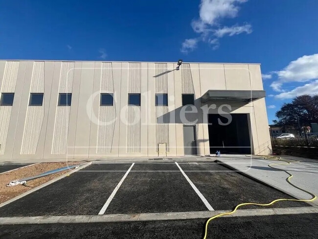 Plus de détails pour Local d’activités à vendre