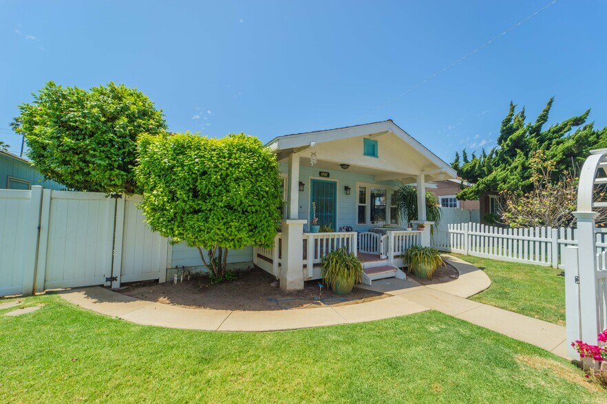 321 S Freeman St, Oceanside, CA à vendre - Photo de l’immeuble – Image 2 sur 43