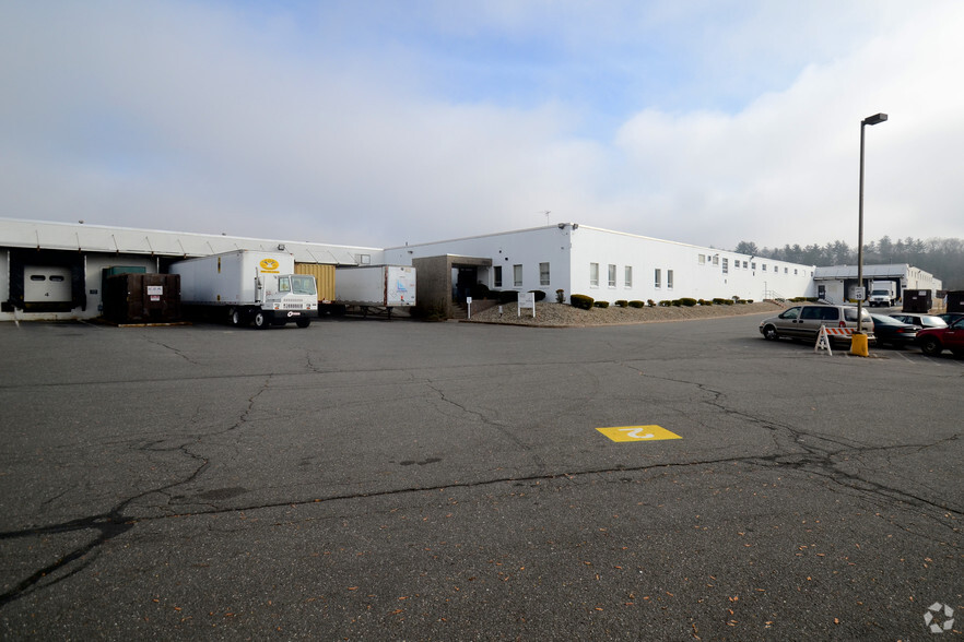 24 Industrial Park Rd W, Tolland, CT à louer - Photo de l’immeuble – Image 3 sur 5