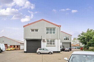 Plus de détails pour Arundel Rd, Uxbridge - Industriel/Logistique à louer