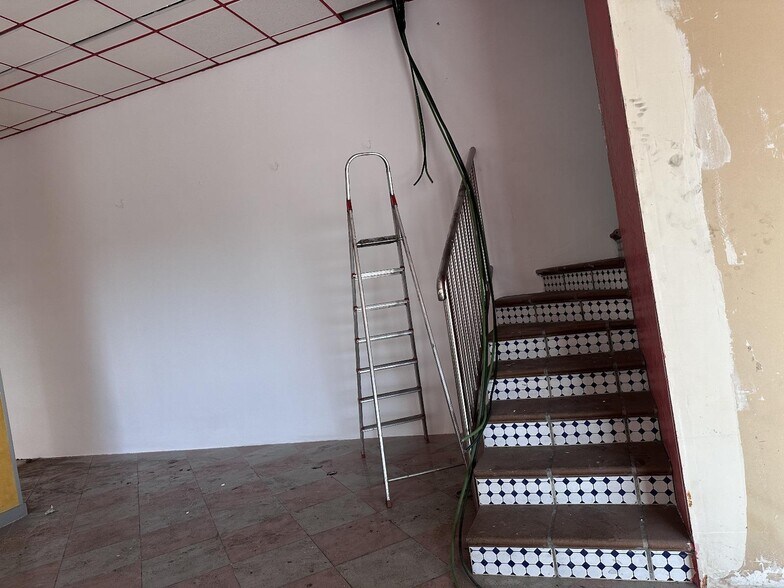 Local commercial dans Algeciras, Cádiz à vendre - Photo de l’immeuble – Image 3 sur 12