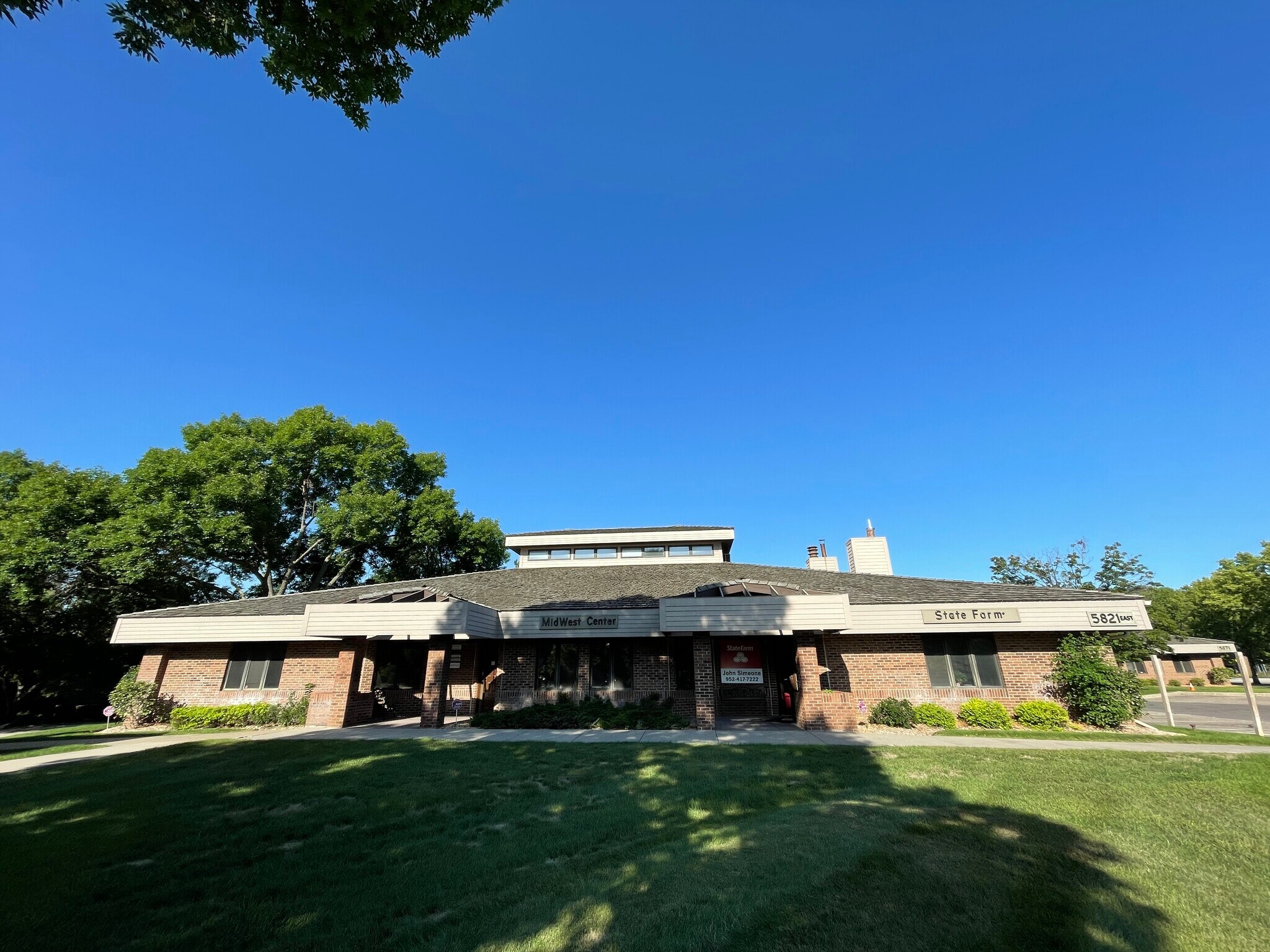 5821 Cedar Lake Rd, Saint Louis Park, MN à louer Photo de l’immeuble– Image 1 sur 17