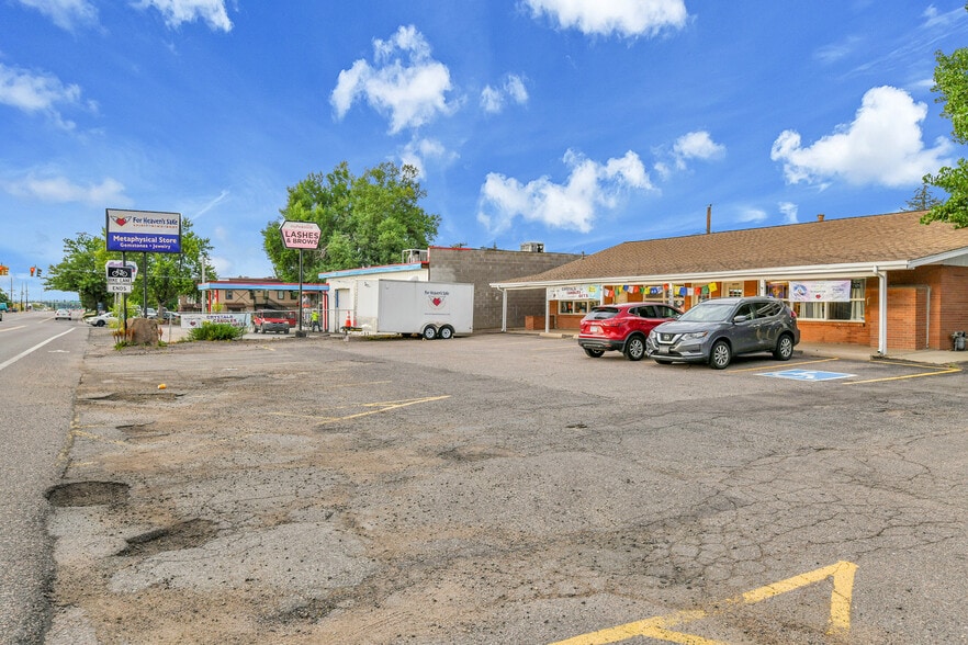 2680 Youngfield St, Lakewood, CO à louer - Photo de l’immeuble – Image 3 sur 15