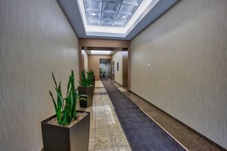 720-780 Village Center Dr, Burr Ridge, IL à louer Photo intérieure– Image 2 sur 10