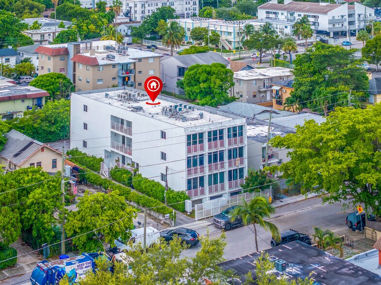 542 SW 3rd St, Miami, FL à vendre - Photo de l’immeuble – Image 1 sur 26