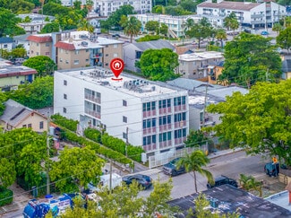 Plus de détails pour 542 SW 3rd St, Miami, FL - Logement à vendre