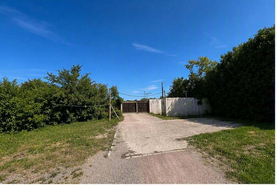 Terrain dans Plaisir à vendre - Photo de l’immeuble – Image 3 sur 7