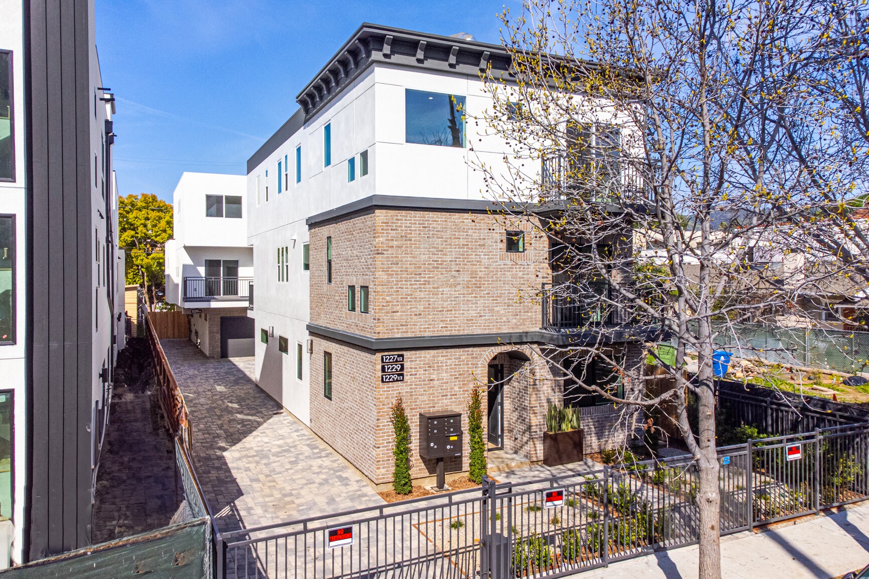 1227 N June St, West Hollywood, CA à vendre Photo principale– Image 1 sur 34