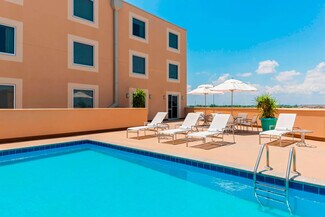 Plus de détails pour 4 Galleria Blvd, Metairie, LA - Hôtellerie à vendre