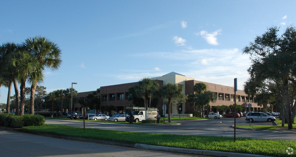 1 Oakwood Blvd, Hollywood, FL à louer - Photo de l’immeuble – Image 2 sur 15