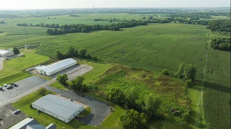 113 N Williams Industrial Dr, Pittsfield, IL à vendre Photo de l’immeuble– Image 1 sur 38