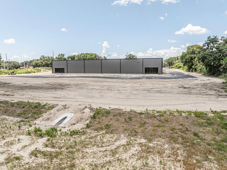 3023 E C 48, Center Hill, FL à louer - Photo de l’immeuble – Image 1 sur 40