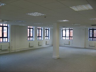 Plus de détails pour 1 Neal St, Londres - Bureau à louer