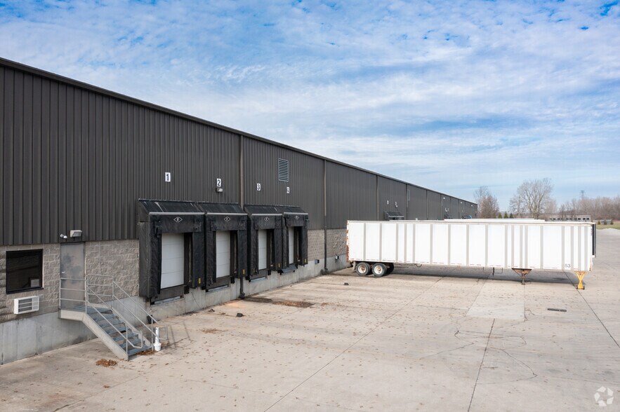 1005 Reed Dr, Monroe, OH à louer - Photo de l’immeuble – Image 3 sur 5