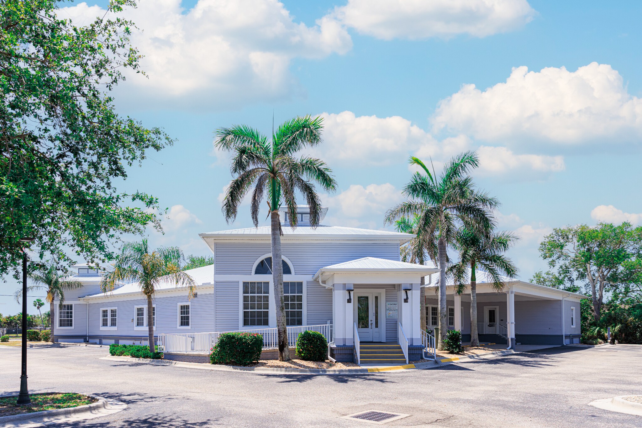 21942 Edgewater Dr, Port Charlotte, FL à vendre Photo de l’immeuble– Image 1 sur 13