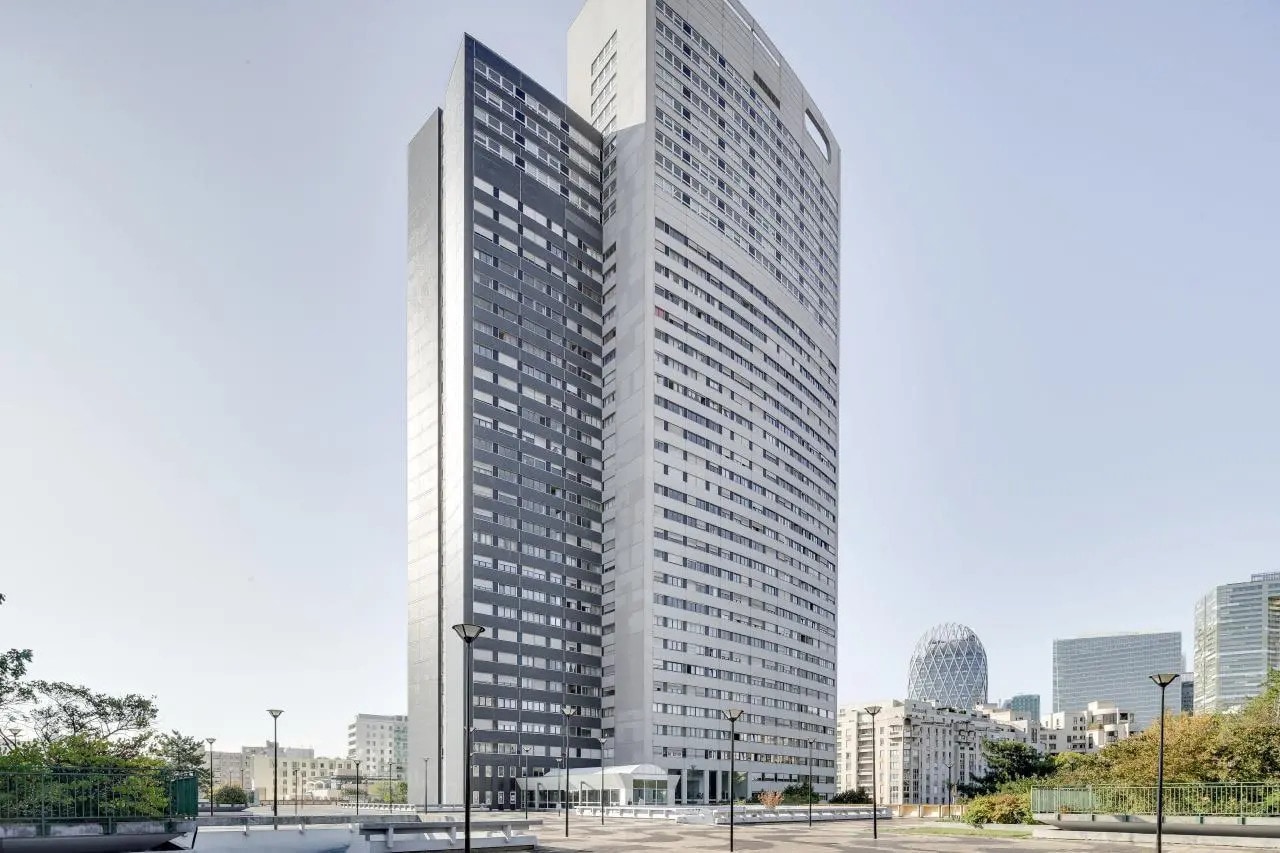 20 Ter Rue De Bezons, Courbevoie à louer Photo de l’immeuble– Image 1 sur 10