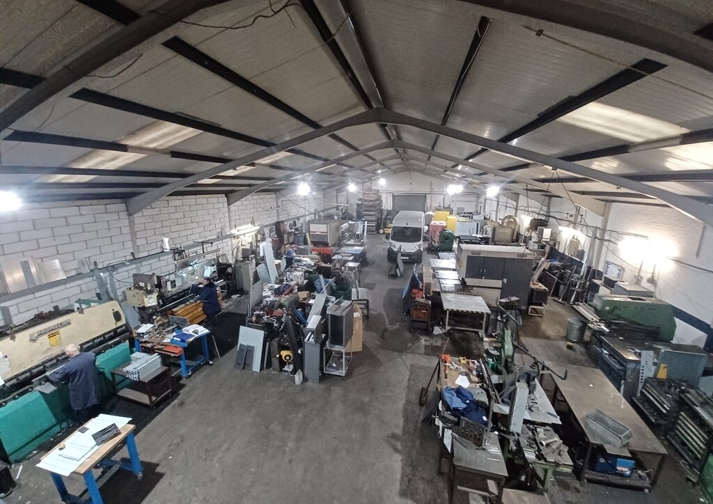 Old Wolverton Rd, Milton Keynes, BKM MK12 5NP - Lot 1 - - Photo intérieure - Image 1 of 2