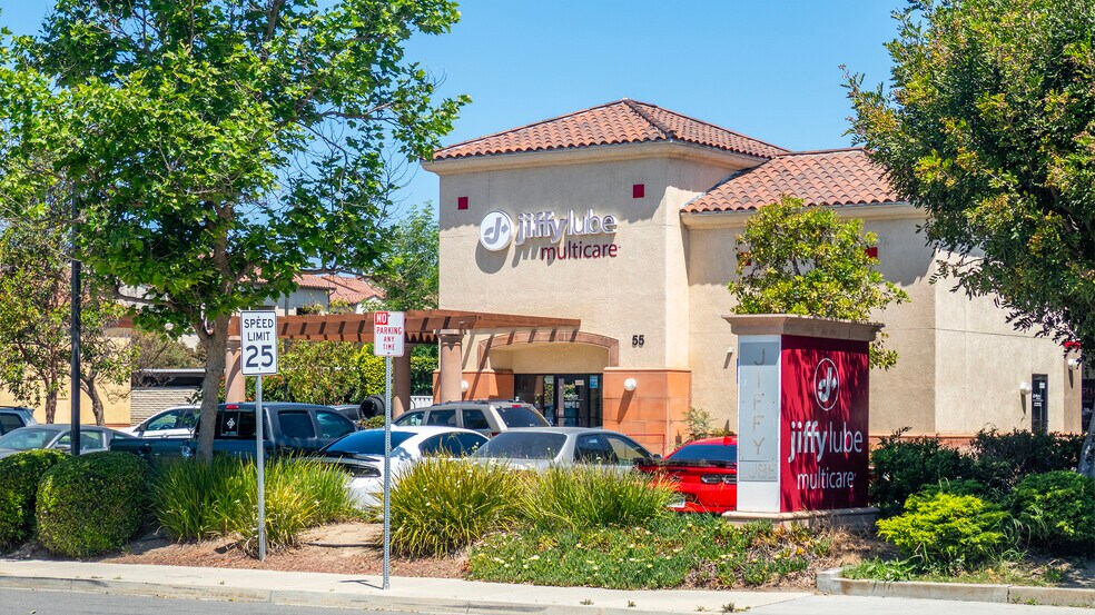 55 W Daily Dr, Camarillo, CA à vendre - Photo de l’immeuble – Image 1 sur 5