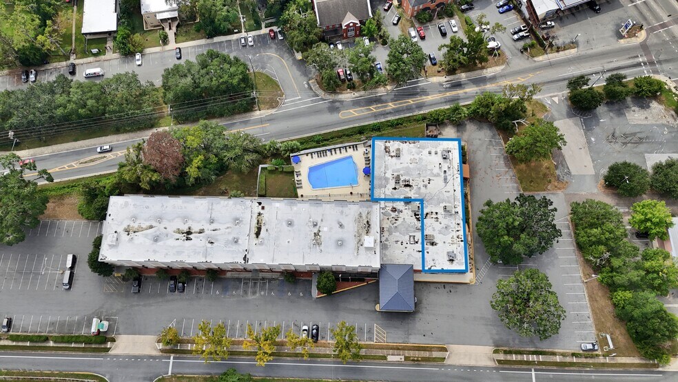 1355 Apalachee Pky, Tallahassee, FL à louer - Photo de l’immeuble – Image 2 sur 11