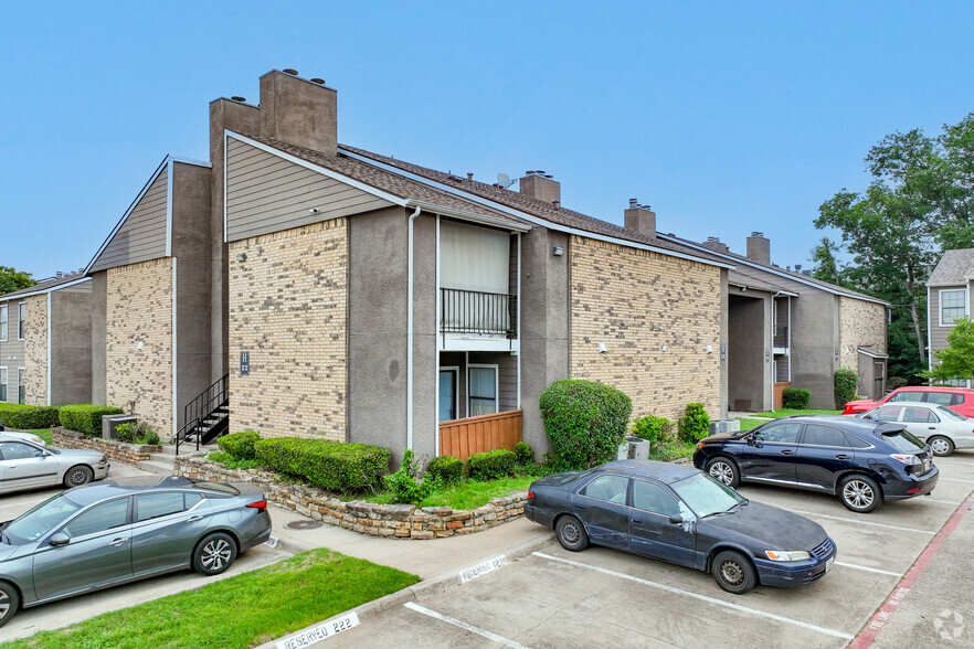 9170 Forest Ln, Dallas, TX à louer - Photo principale – Image 1 sur 4