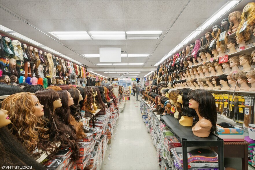 1254 N Milwaukee Ave, Chicago, IL à vendre - Photo de l’immeuble – Image 3 sur 8