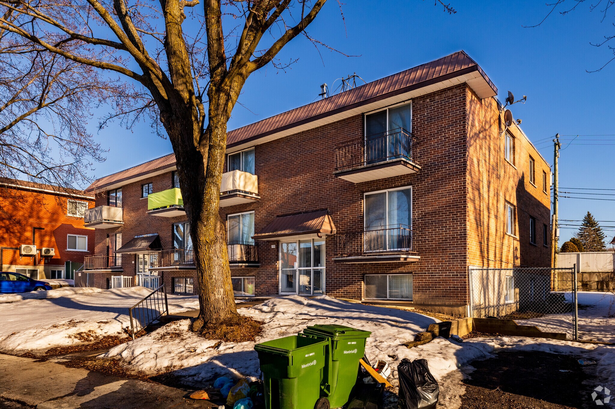 7900-7910 Av René-Descartes, Montréal, QC à vendre Photo principale– Image 1 sur 3