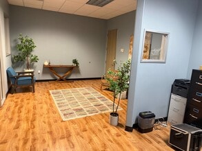 27955 Smyth Dr, Valencia, CA à louer Photo intérieure– Image 1 sur 3