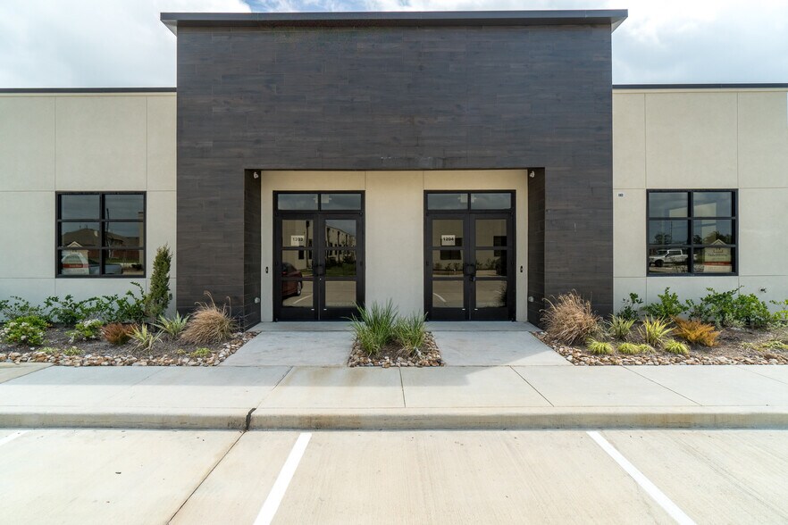 8118 Fry Rd, Cypress, TX à louer - Photo de l’immeuble – Image 1 sur 16