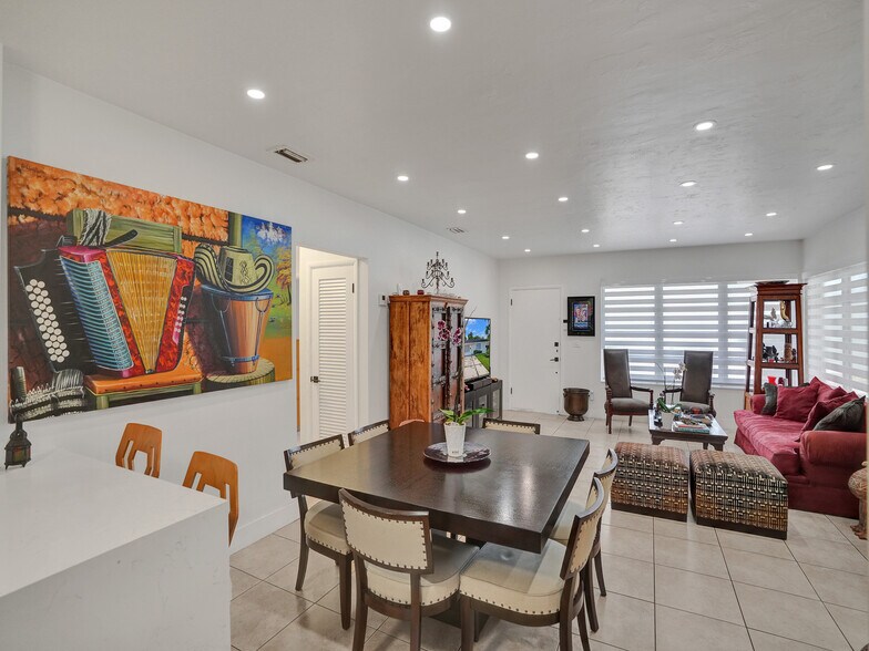 281 NE 112th St, Miami, FL à vendre - Photo intérieure – Image 2 sur 15