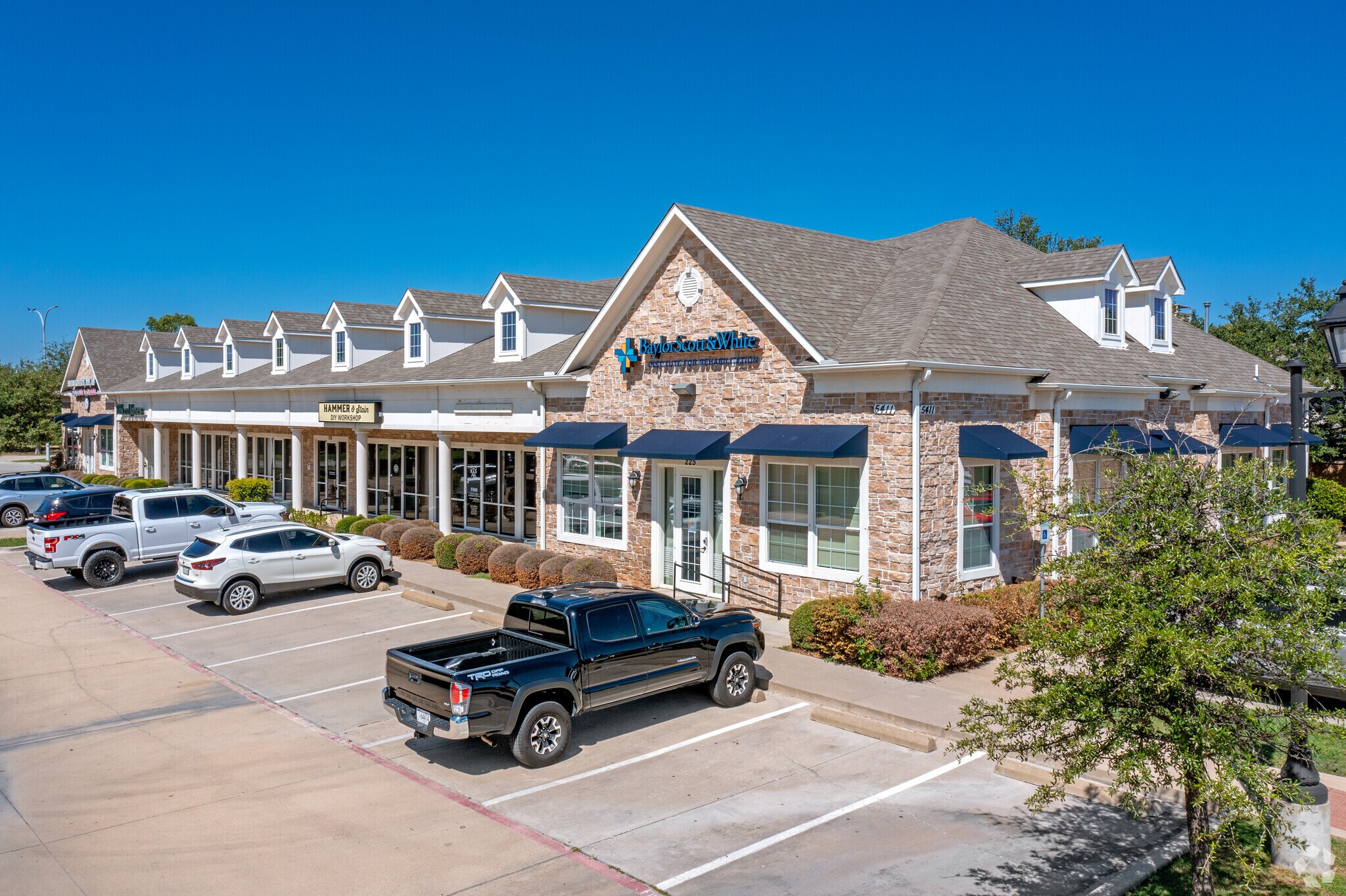 5411 Basswood Blvd, Fort Worth, TX à louer Photo principale– Image 1 sur 14