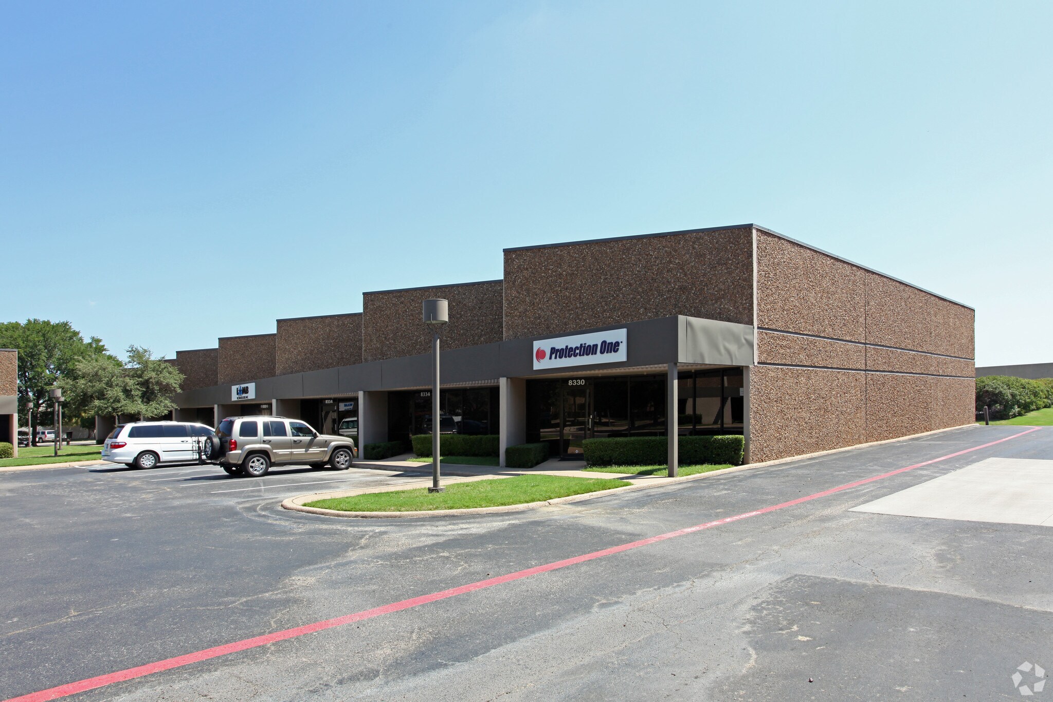 8330-8344 Sterling St, Irving, TX à louer Photo principale– Image 1 sur 20