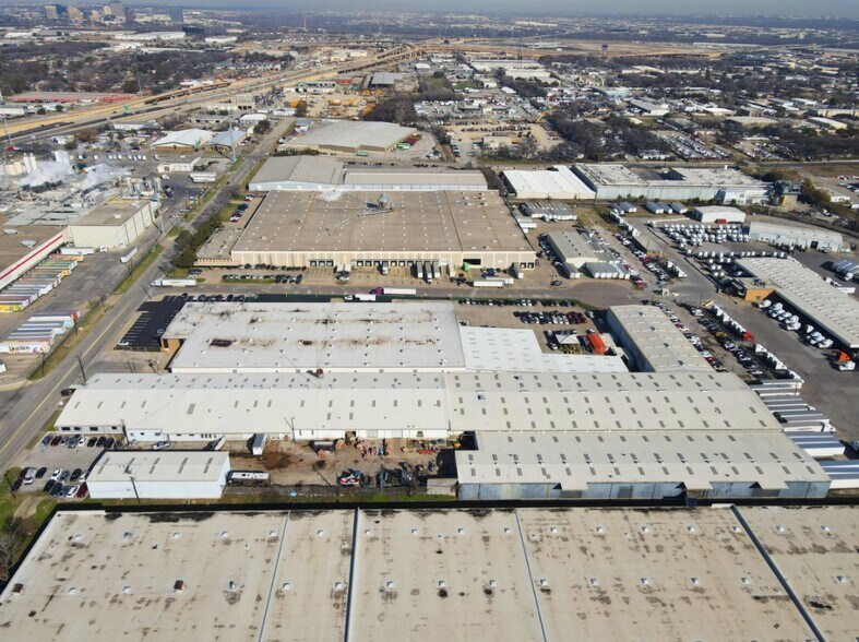 600 N Wildwood Dr, Irving, TX à vendre - Photo de l’immeuble – Image 3 sur 7