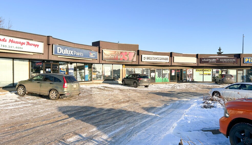 13560-13594 Fort Rd, Edmonton, AB à louer - Photo de l’immeuble – Image 2 sur 10
