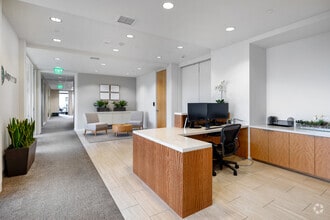 11100 Santa Monica Blvd, Los Angeles, CA à louer Photo intérieure– Image 1 sur 4