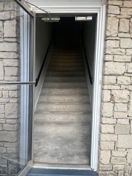 7303 Blanco Rd, San Antonio, TX à louer - Photo de l’immeuble – Image 3 sur 32