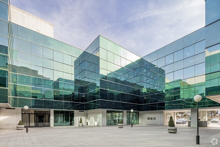 Avenida de Fuencarral, 24, Alcobendas, Madrid à louer - Photo de l’immeuble – Image 2 sur 3