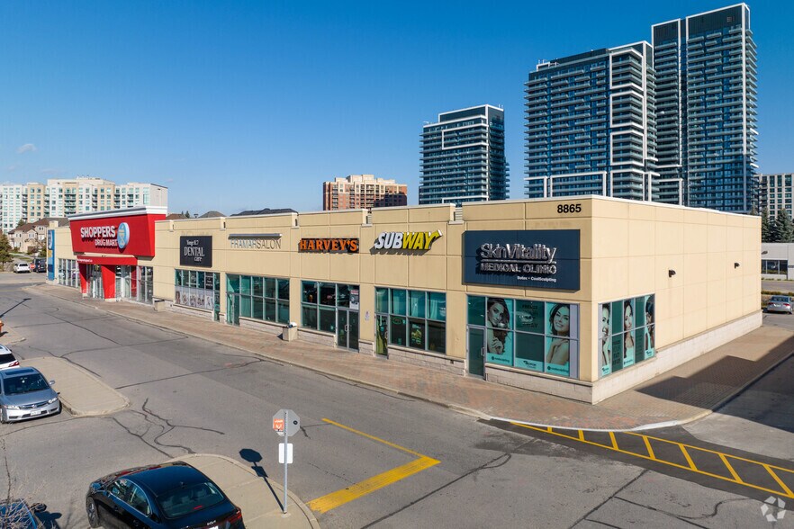 8783-8889 Yonge St, Richmond Hill, ON à louer - Photo principale – Image 2 sur 9