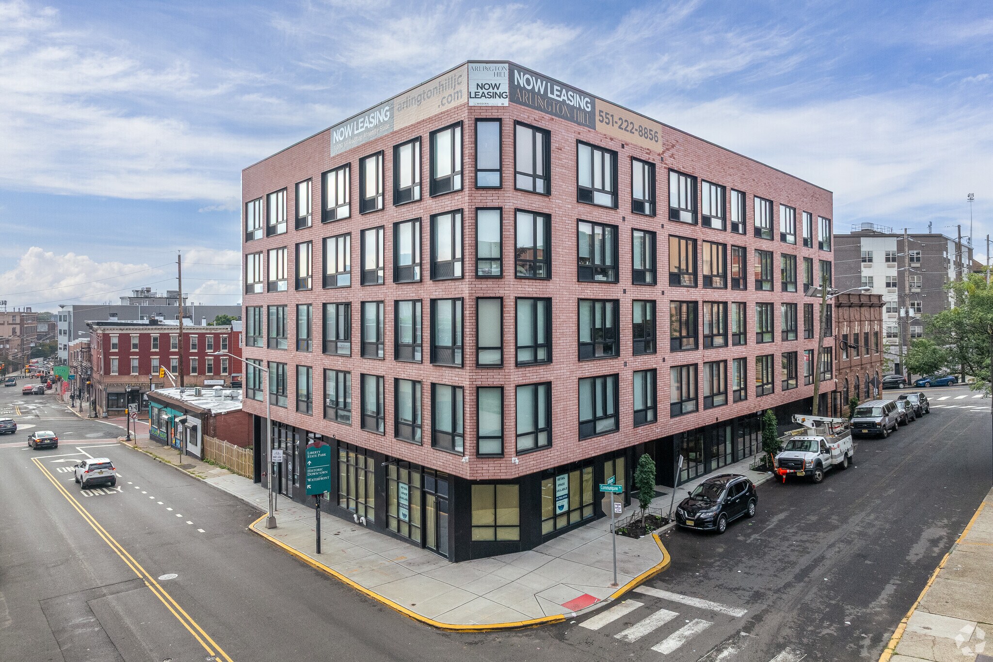 503 Communipaw Ave, Jersey City, NJ à louer Photo principale– Image 1 sur 5