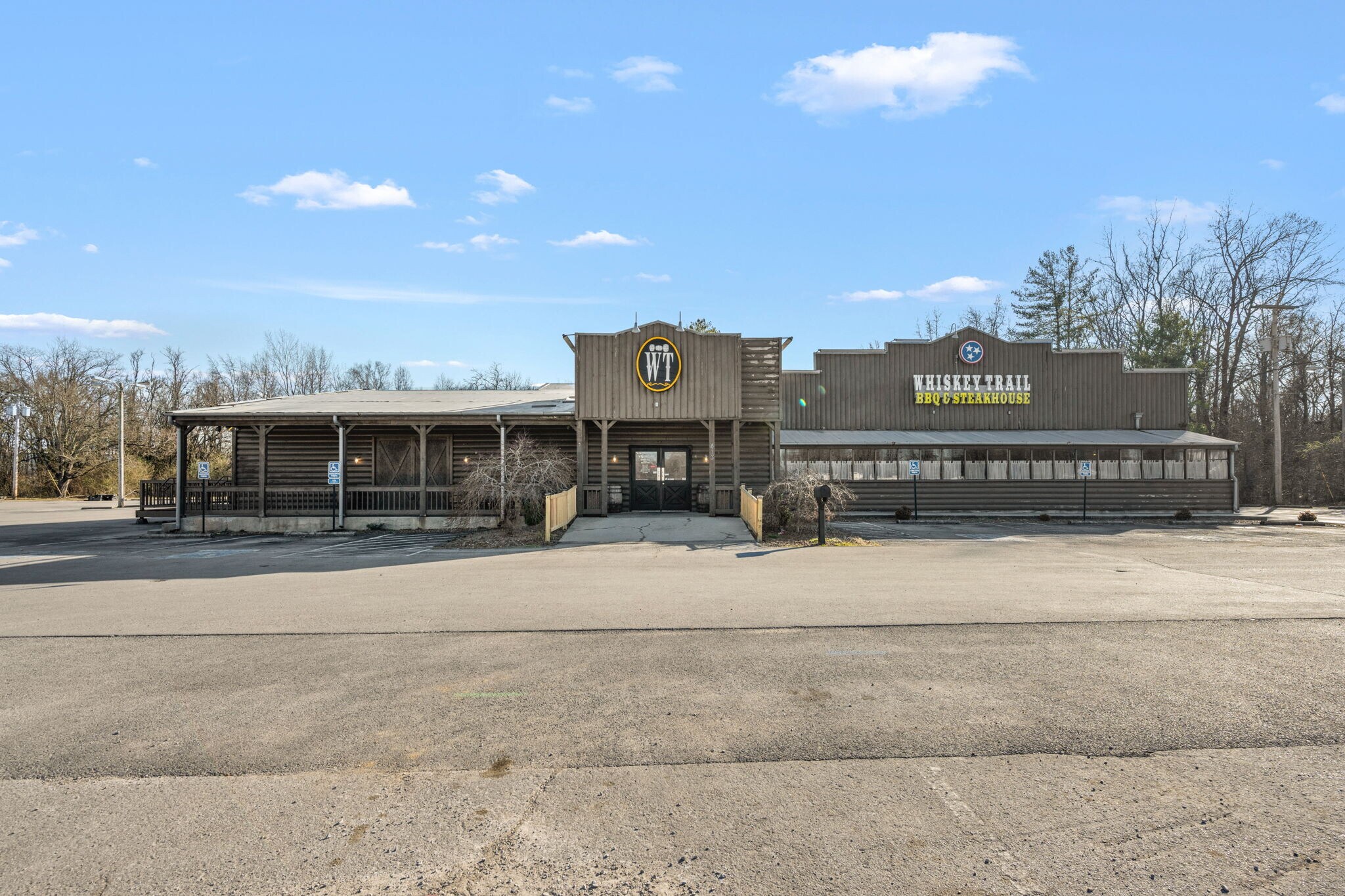 413 Wilson Ave, Tullahoma, TN à vendre Photo principale– Image 1 sur 39