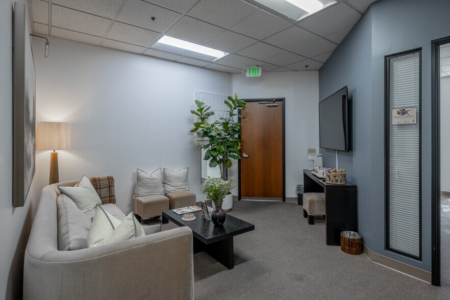 23120 Alicia Pky, Mission Viejo, CA à louer - Numérisation 3D Matterport – Image 3 sur 20