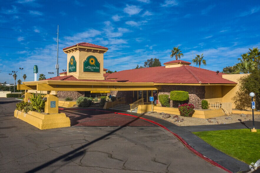 2510 W Greenway Rd, Phoenix, AZ à vendre - Photo de l’immeuble – Image 1 sur 16